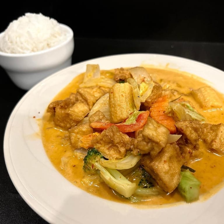 Experience Our Flavorful Curry